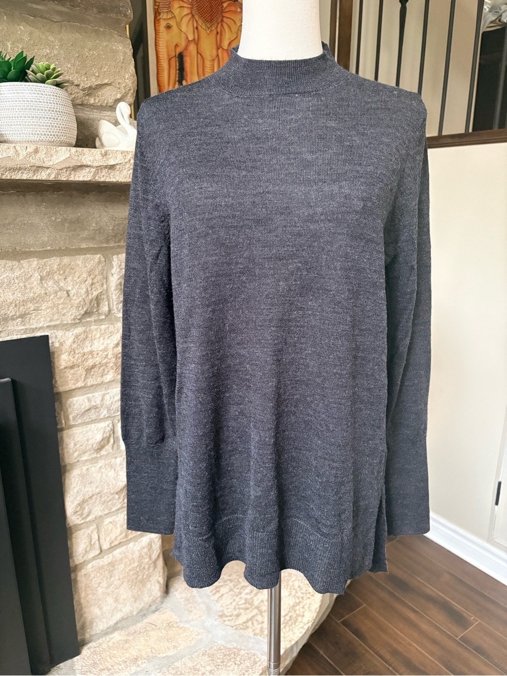 Badgley Mischka 100% Merino Wool Charcoal Grey Mock Neck Tunic light Sweater M